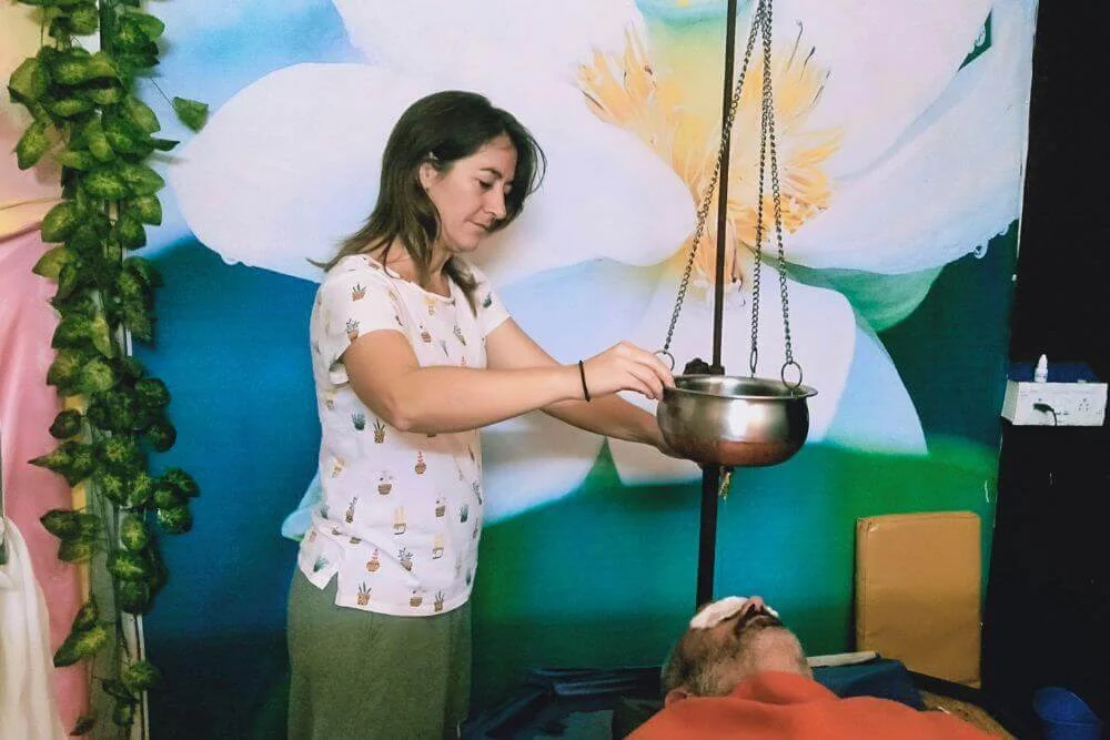 Ayurveda Shirodhara session
